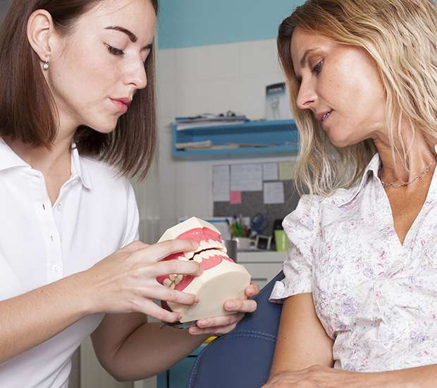 Hollywood What to Expect When Getting Dentures